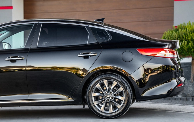 Kia Optima cena 58900 przebieg: 199600, rok produkcji 2016 z Brzozów małe 742